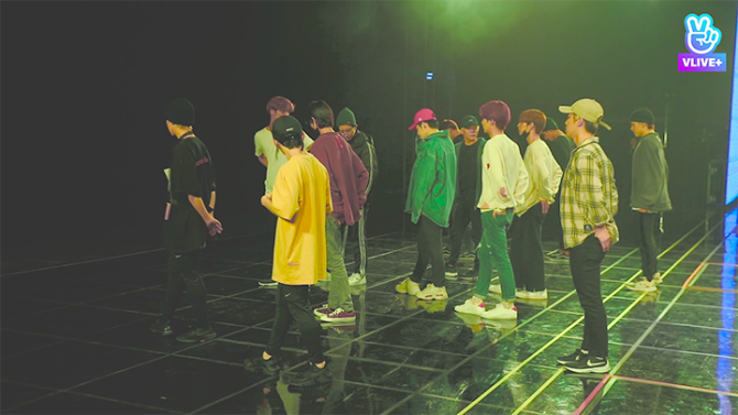 Multimedia de SEVENTEEN de Weverse - IDEAL CUT - THE BEHIND SCENE